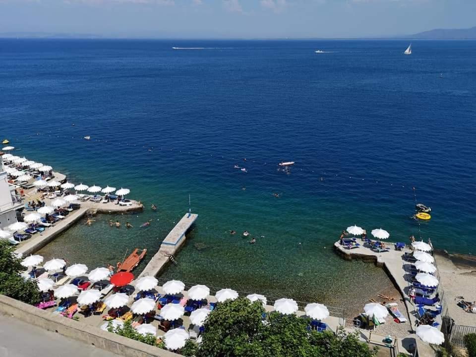 Hotel La Caletta Порто Санто Стефано Экстерьер фото